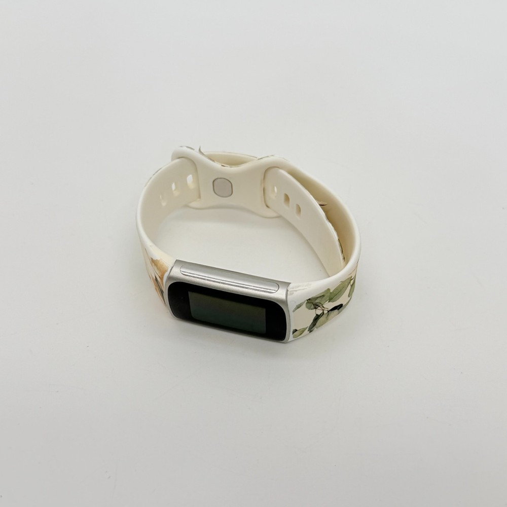 Fitbit Charge 5 Activity Tracker SILVER with Wrist Band NO CHARGER