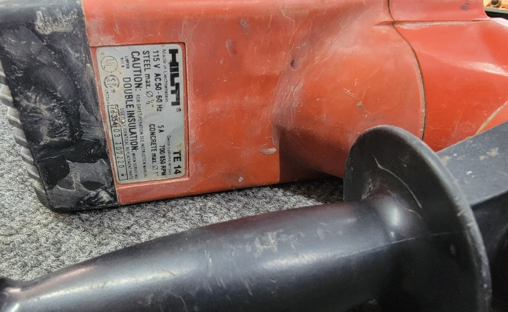 Hilti TE14 Rotary Hammer Drill w/Case, Bits, And Paperwork