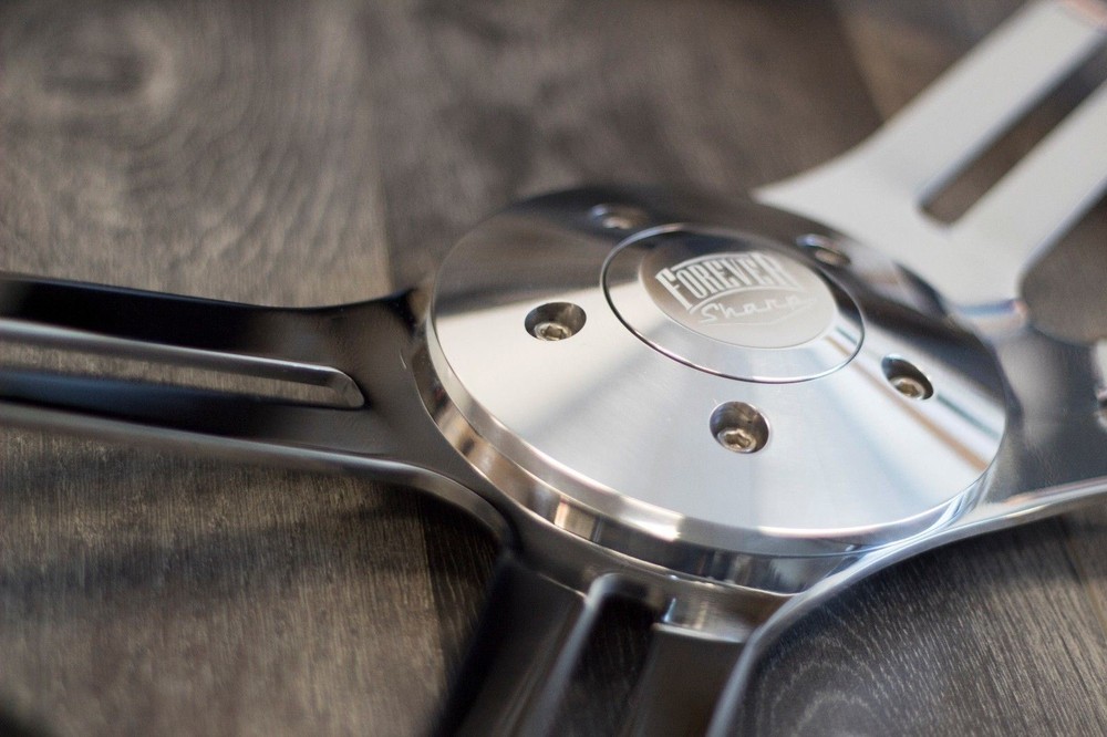 Steering Wheel & Hub Kit: 18" Chrome Dual Classic PolyUrethane (Freightliner)