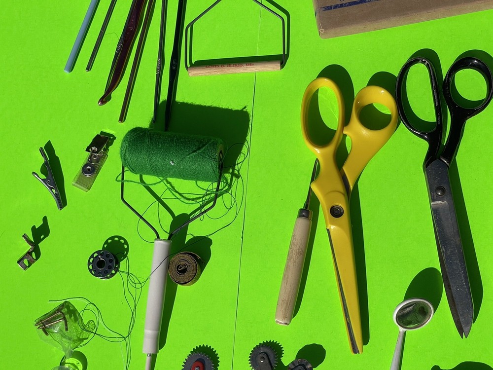 SEWING ACCESSORIES LOT