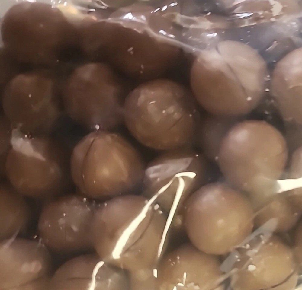 1 lbs  Macadamia Nuts with  Shell  Hawaiian Nut