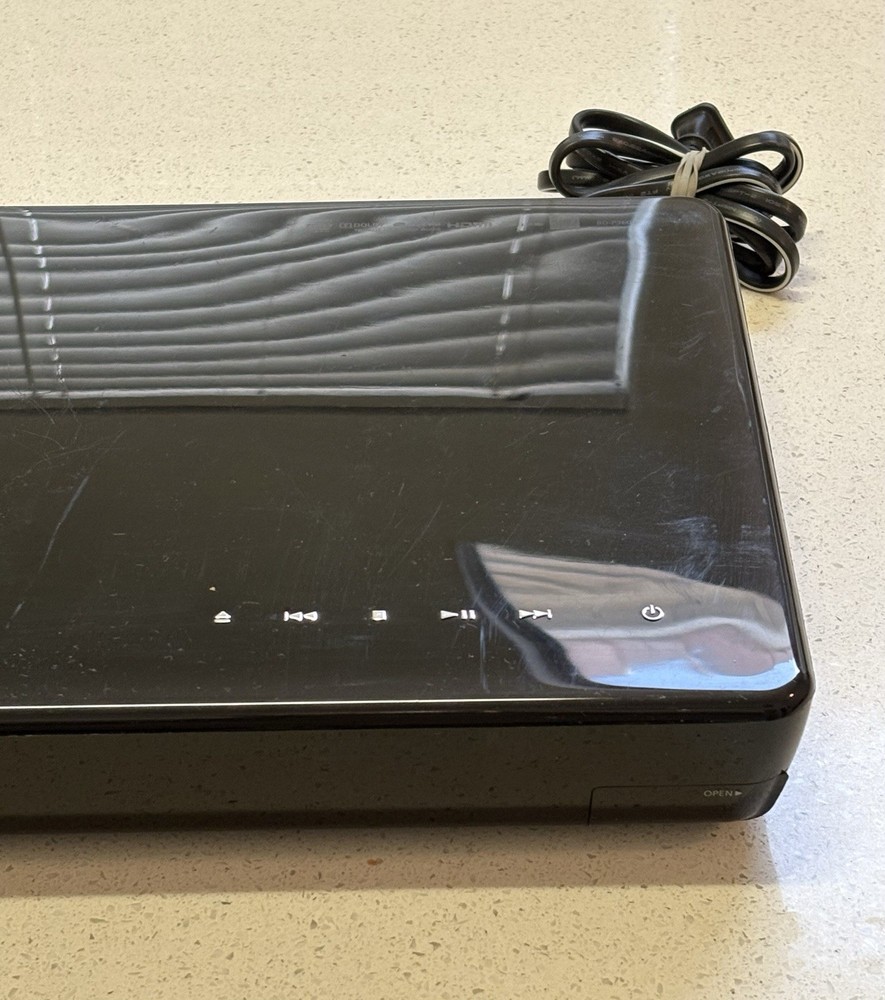 Samsung BD-P3600 Blu-Ray Disk Player With Remote Control + HDMI Cable