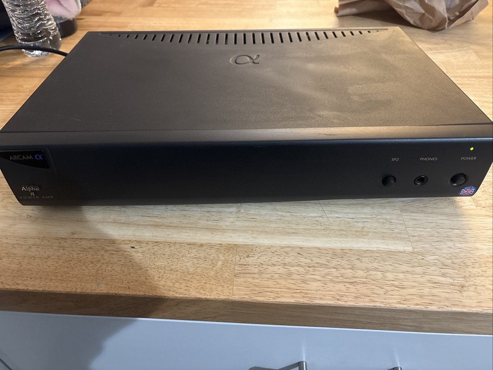 ARCAM ALPHA 8 POWER AMPLIFIER  Powers On