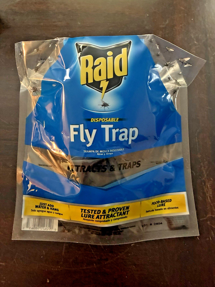 2 RAID DISPOSABLE OUTDOOR FLY TRAPS ~ NEW IN PACKAGES ~