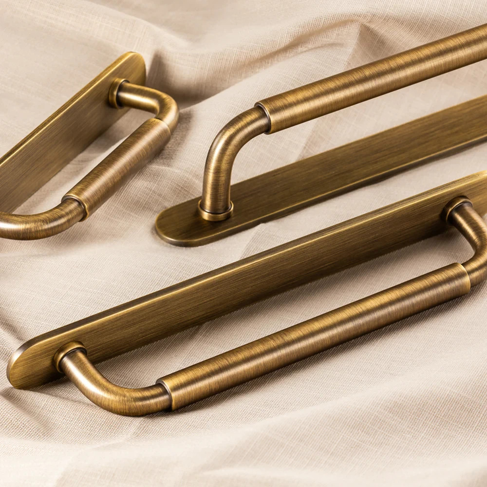 19.69" Okus Kitchen Appliance Pull Handle With Back Plate In Dark Brushed Brass