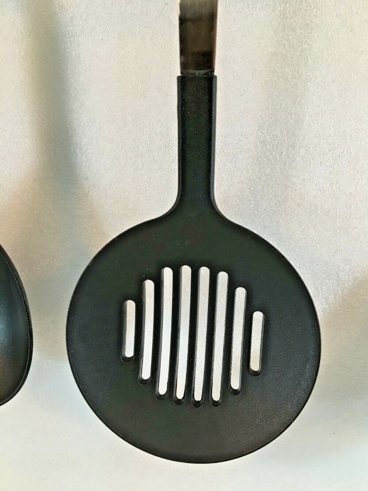 5 Piece Non-Stick Utensils W/Rubber Grip Handles & Hook Rests