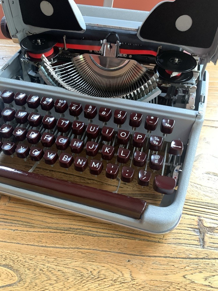 olympia sm2 typewriter, Congress Elite
