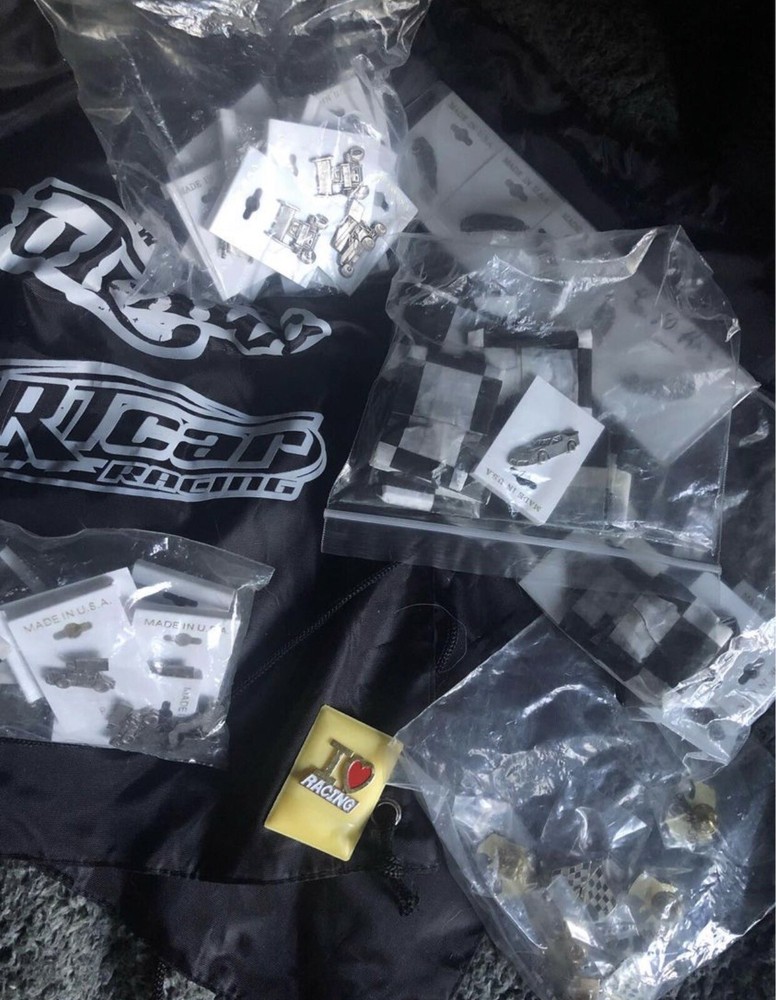 DIRT RACING PIN LAPEL