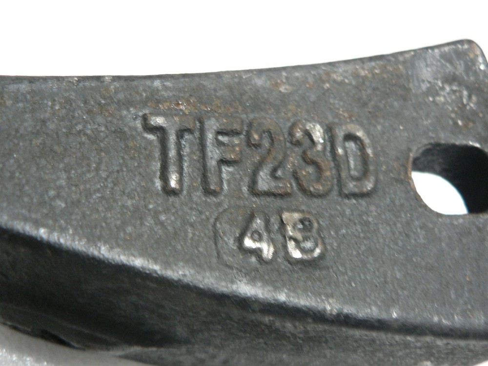 (5 PER PURCHASE) JOHN DEERE SURFACE RIPPING TOOTH TF23D