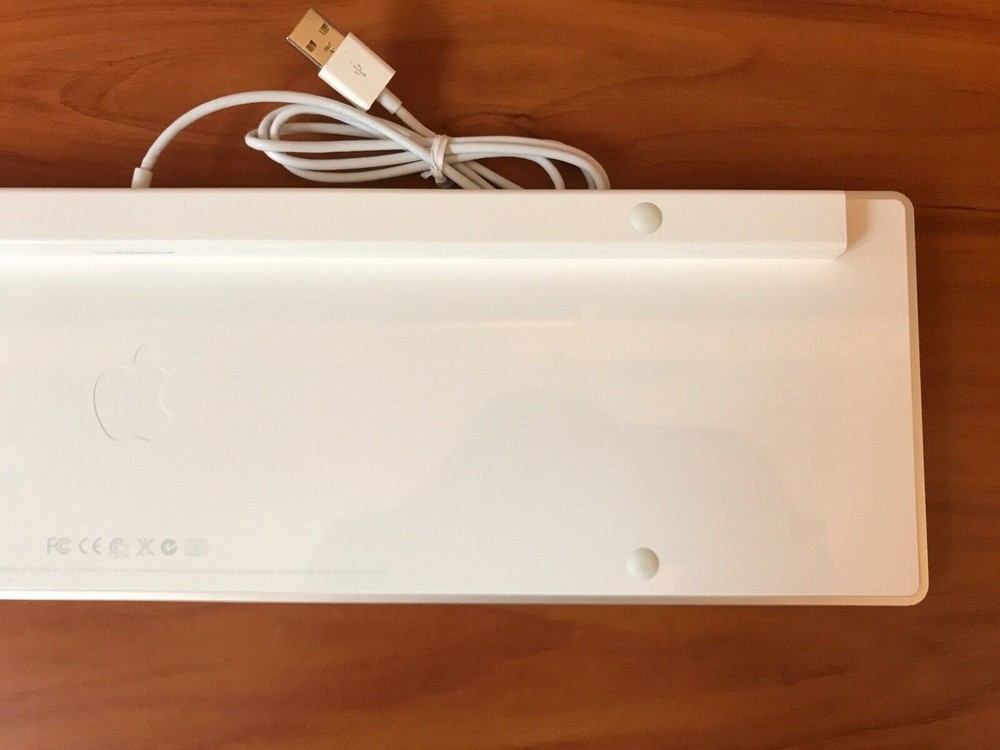 Slim Apple USB Keyboard A1243 MB110LL/B - Grade A
