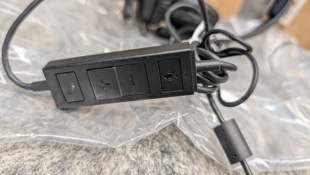 2 x Logitech H570e USB Stereo Headset - Black 🔥New/Open Box🔥