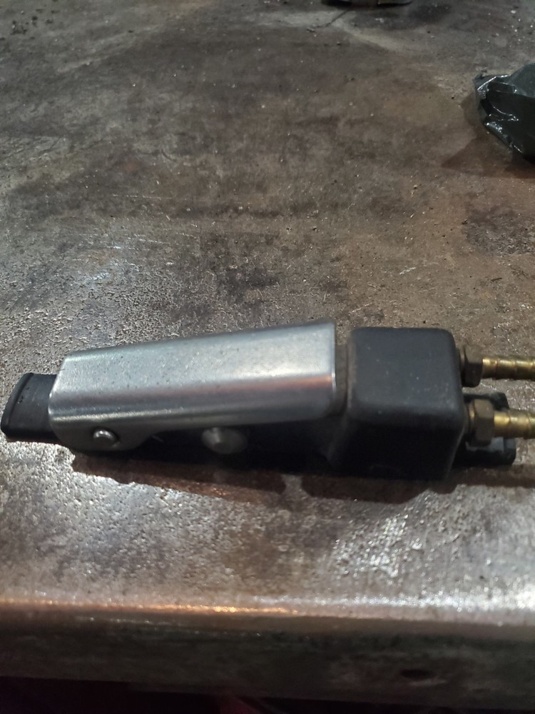 Pneumatic deadman remote control handle for Schmidt, Clemco or others Blasters