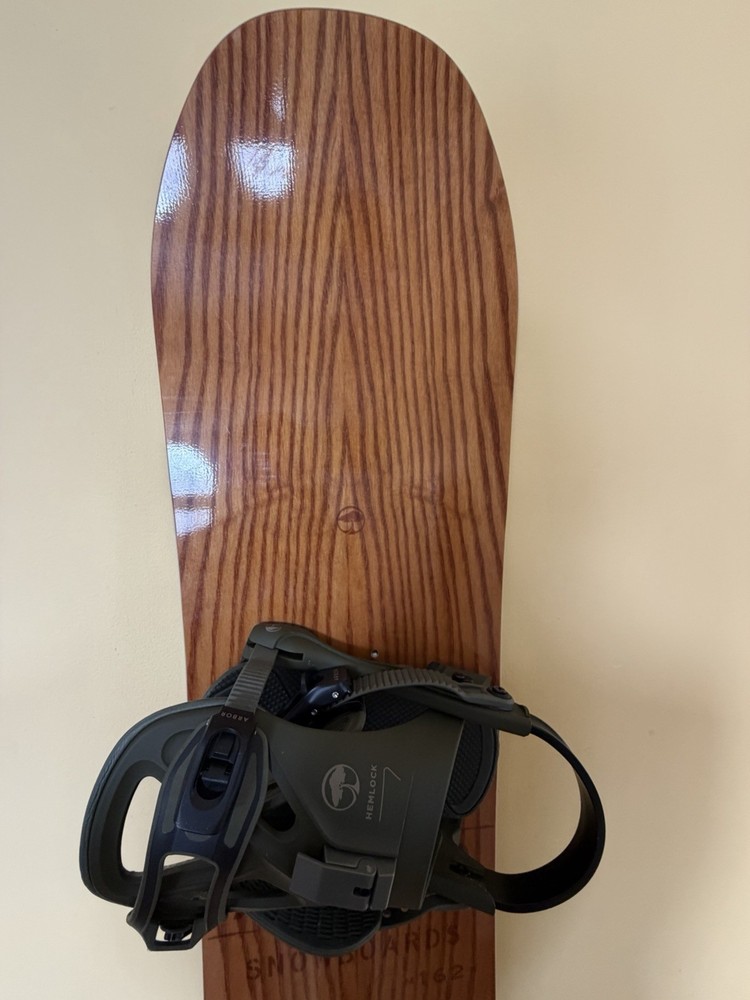 Arbor Whiskey 162 Wide Snowboard & Hemlock Bindings Large