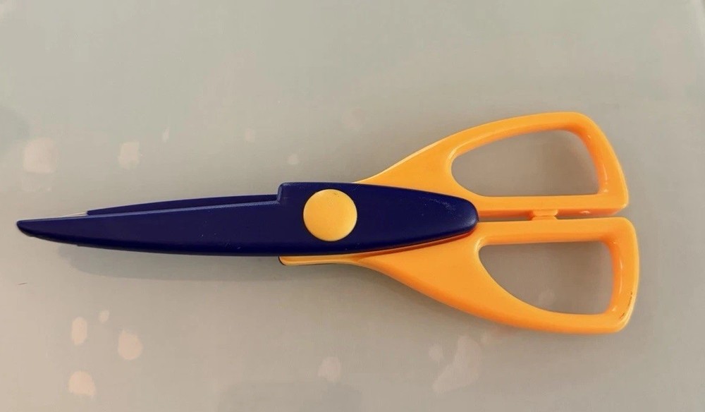 BYCIN Decorative Paper Edging Craft Scissors - Large Wave