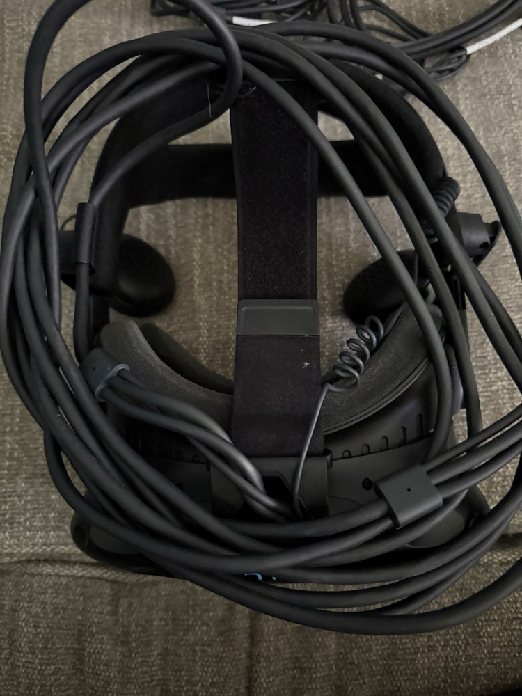 htc VIVE Steam VR Powered Content Bundle MAKE OFFER