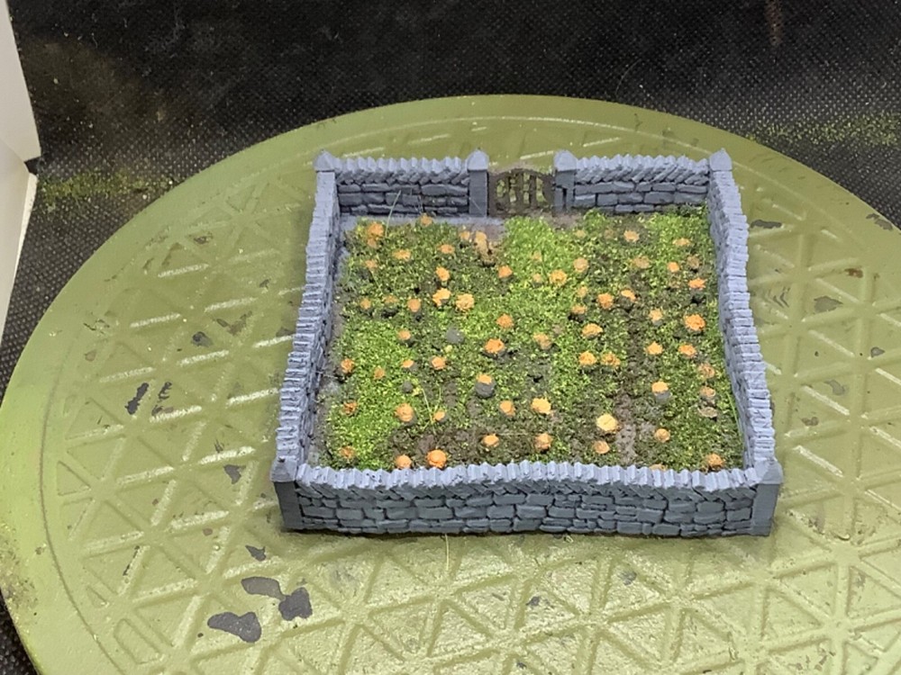 15mm Painted Walled Pumpkin Garden