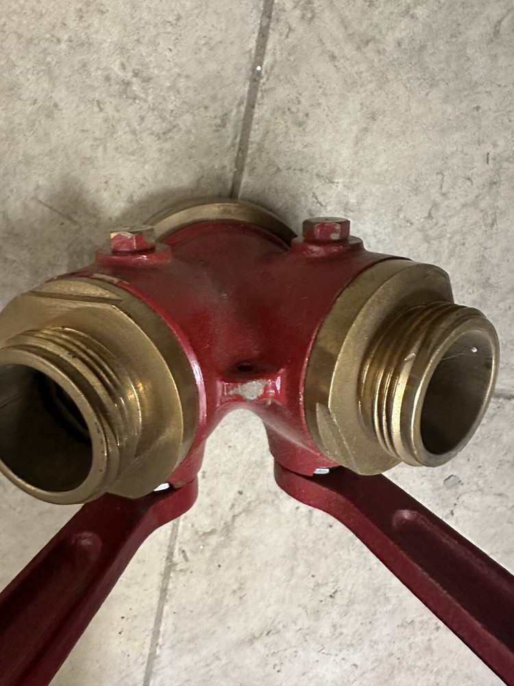 Two Handle Fire Hose Valve Fitting, one inlet - two outlet