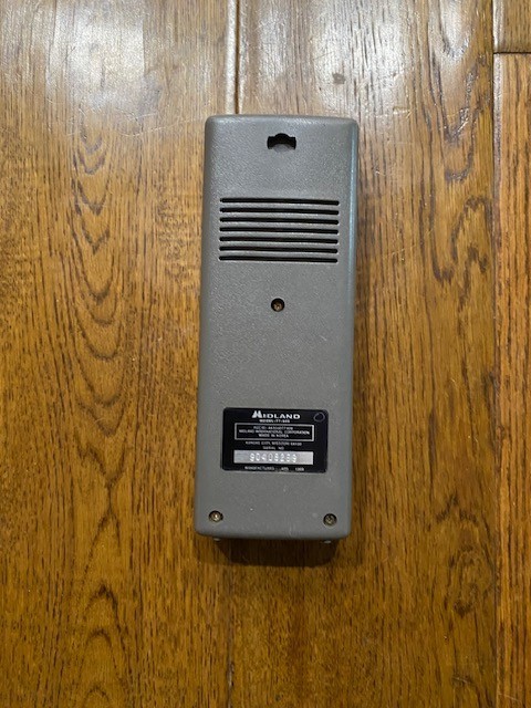 Midland 40 Channel Emergency CB Transceiver, Hand Held, Model 77-909 Untested