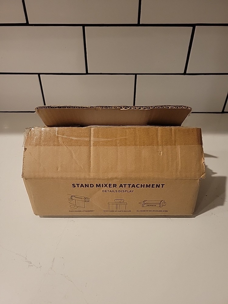 Pasta roller attachment for kitchen stand mixer