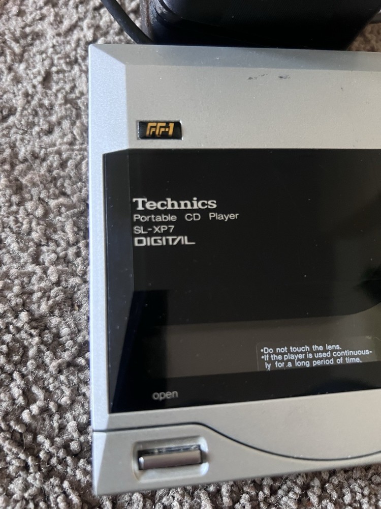 Technics SL-XP7 Digital Portable CD Player W/ Power Adapter AS IS