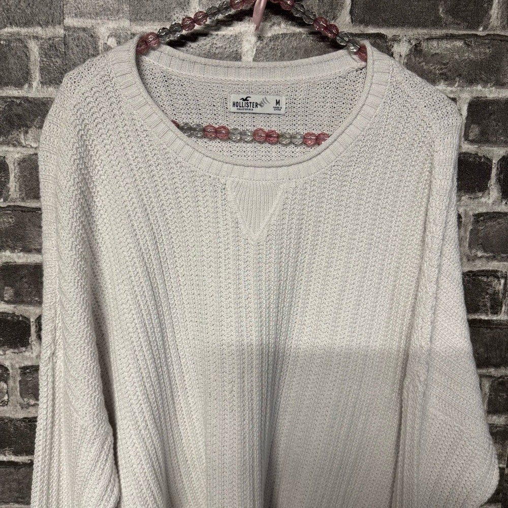 Hollister sweater white knitted oversized SIZE MEDIUM M