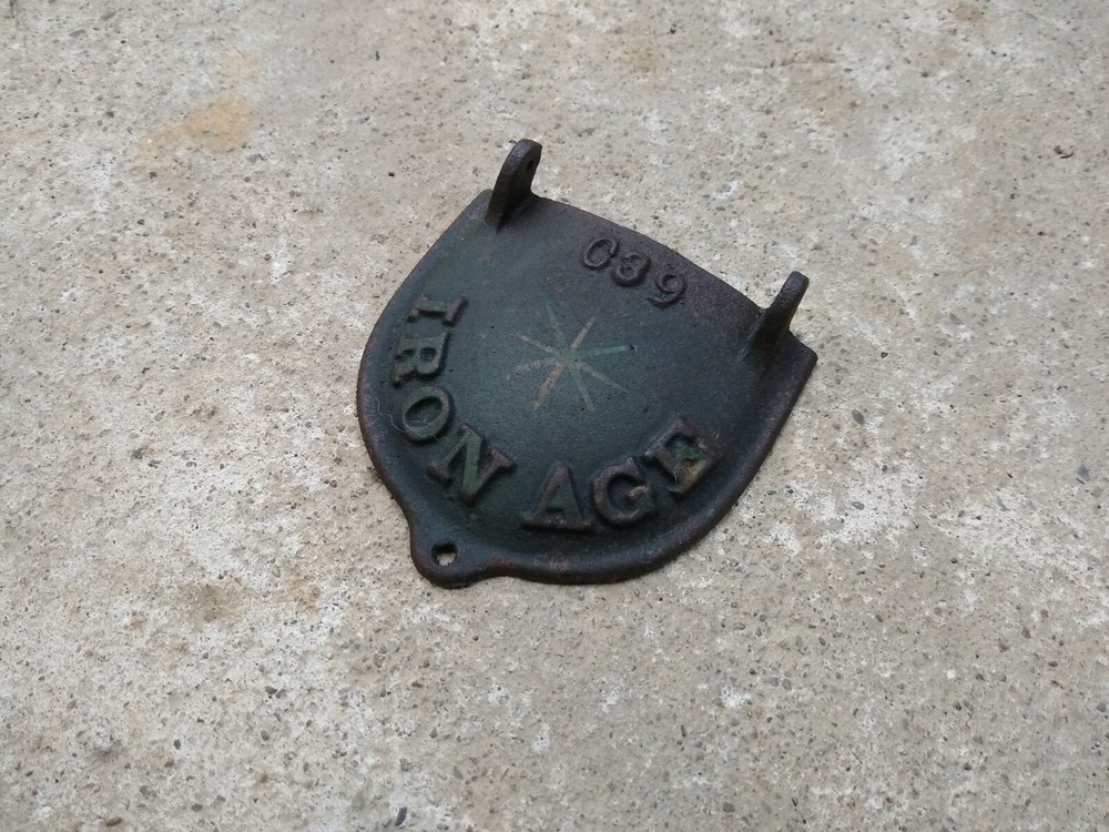 Iron Age Seeder Hopper Lid C39