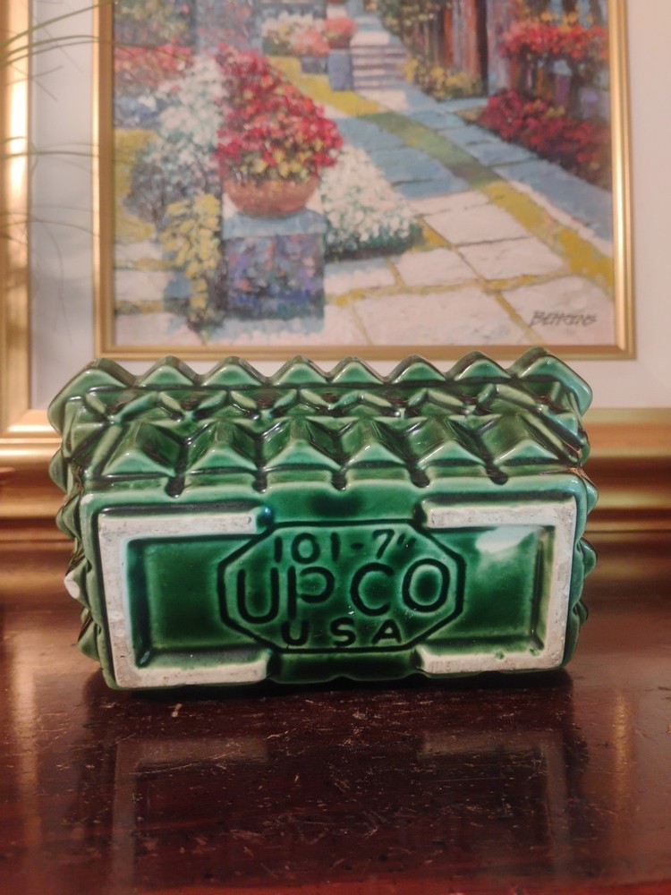 MCM UPCO USA 101 - 7" Green Rectangular Planter