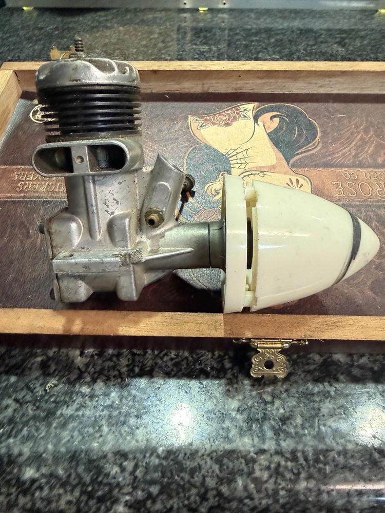 Vintage McCoy .35 RC Plane Stunt Engine! Compression !!