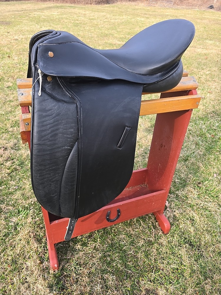 dressage saddle