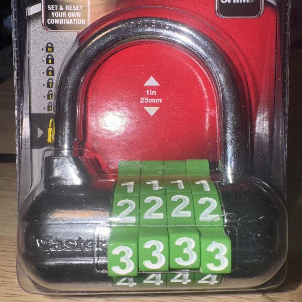 Master Lock 4 Digit Combination Padlock NIP. New. Great Lock