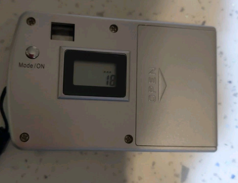 100K Digital Camera TDC-15 inc Disc, Instructions,CD, Cable,Tripod StrapUntested