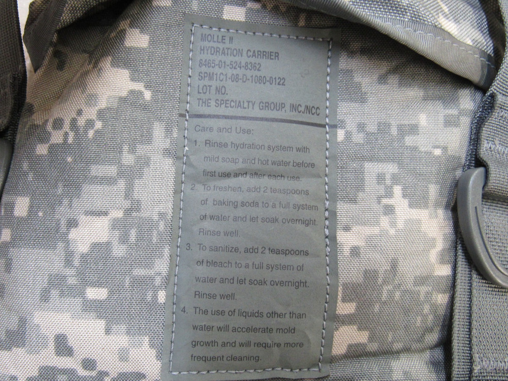 US Molle II Hydration System ACU Digital & New Hydramax 100oz Bladder