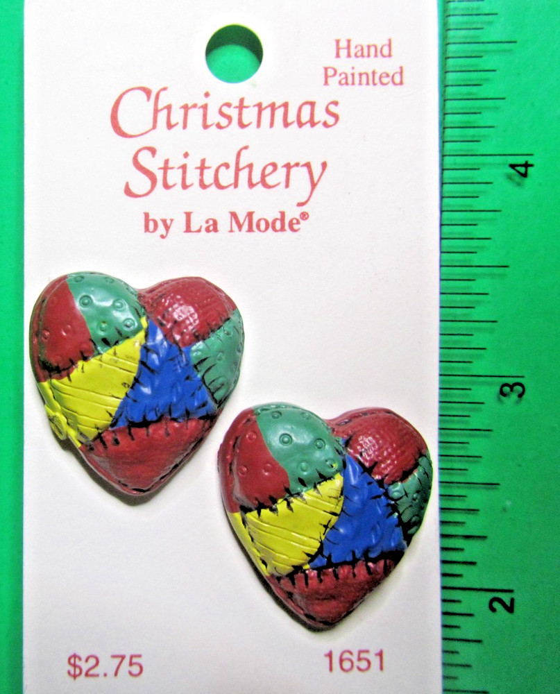 (2) LaMODE 1" CHRISTMAS STITCHERY PATCHWORK HEARTS PLASTIC SHANK BUTTONS NOS-2/1
