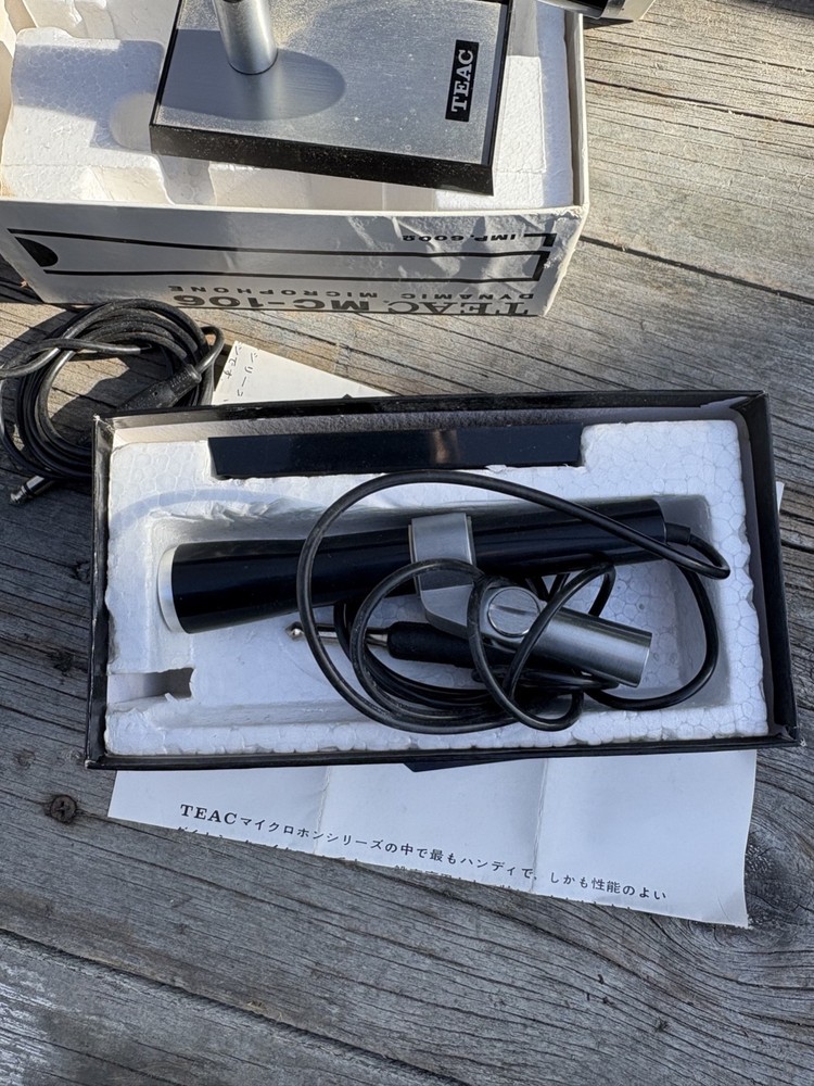 TEAC MC-106 DYNAMIC MICROPHONE New Old Stock
