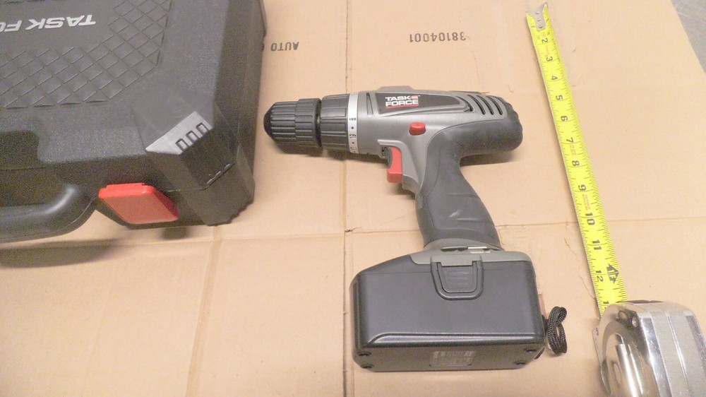 Task Force 18 volt drill, 3/8" chuck, with battery, hand tools, charger, case