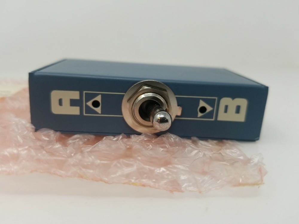 L-COM Model DSC12BD Coax Switch