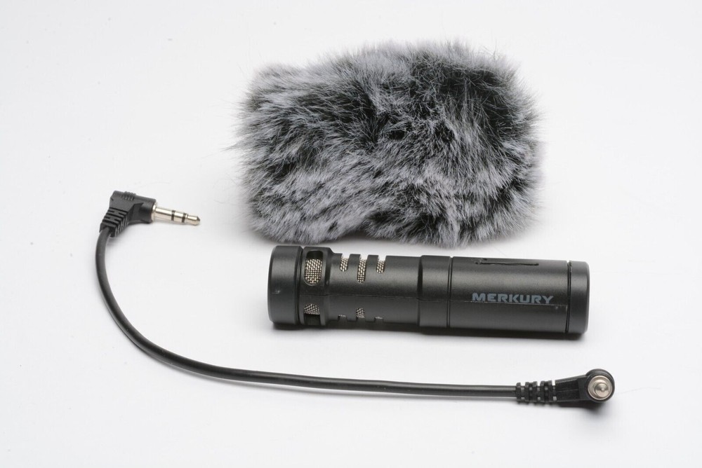 Merkury Smartphone Microphone w/ Cable and Wind Screen, Nice