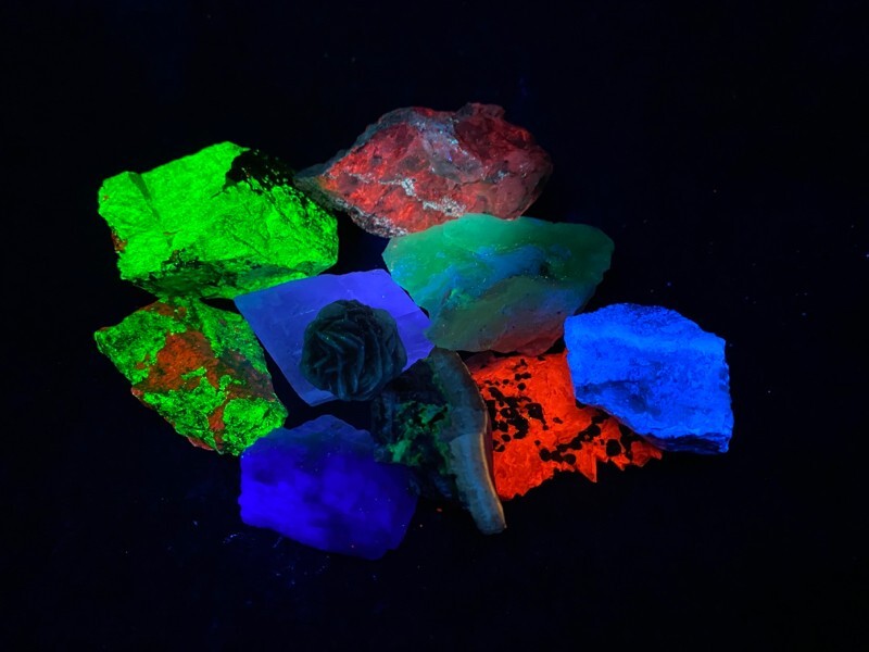 C10 - Shortwave fluorescent mineral rock specimen kit (10 specimens)