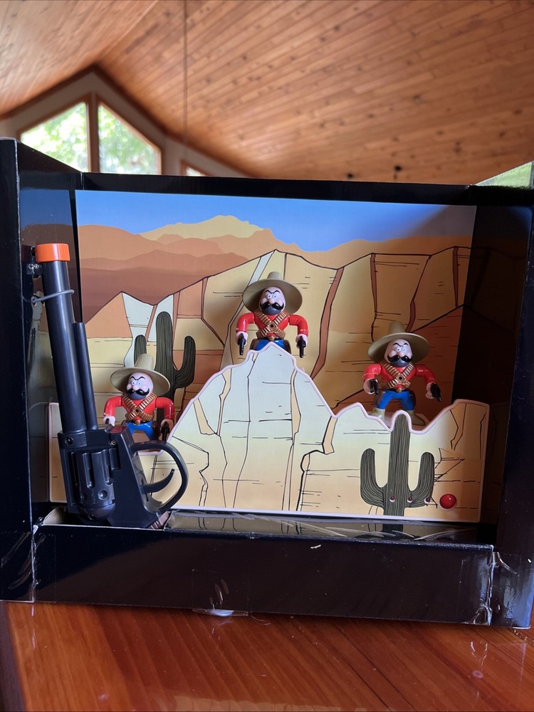 Vintage Arcade Game Gunslinger