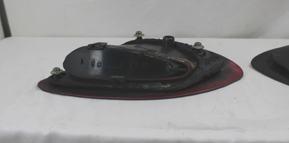 1994-1998 FORD MUSTANG SCOOP INSERT VENT TRIM LEFT & RIGHT QUARTER PANEL BLACK