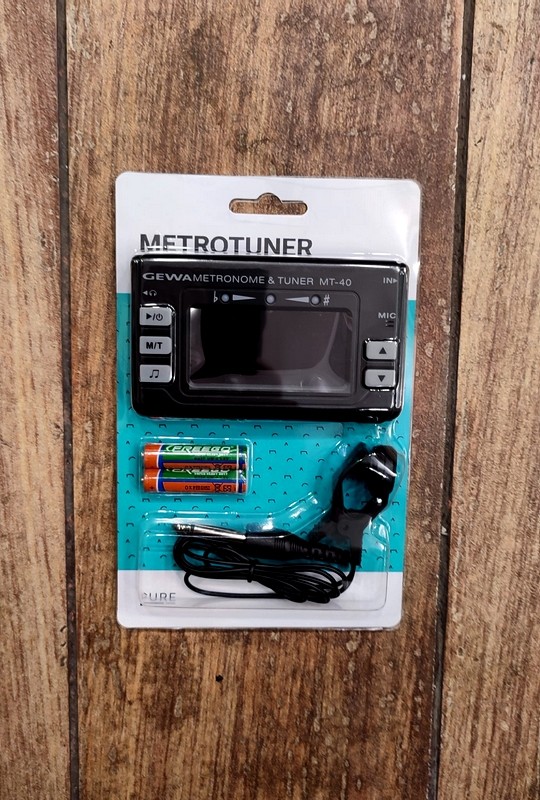 GEWA MT-40 TUNER AND METRONOME