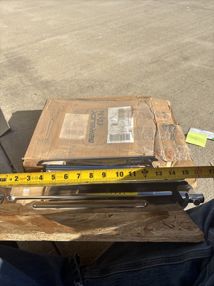 Garelick Locking Under Platform Sliding Ladder Model 12.643