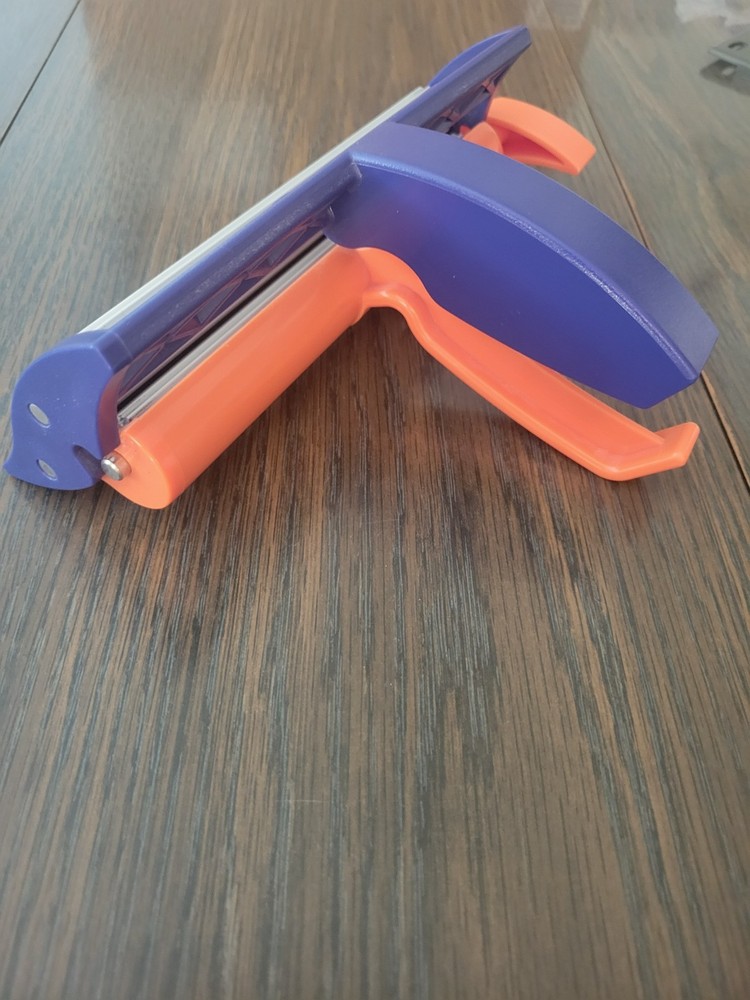 Fiskars Paper Crimper Tool, 6.5" Rollers