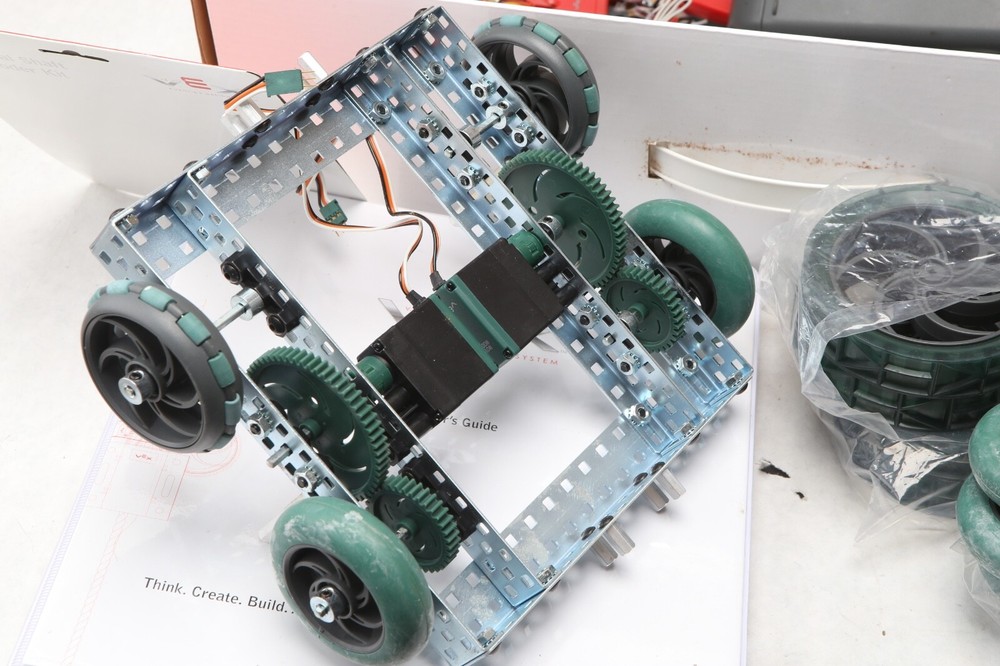 VEX Robotics Design Engineering System v.5 Kit SEE PHOTOS SH