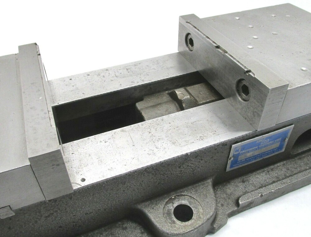 KURT ANGLOCK 6" MILLING MACHINE VISE w/ JAWS - #D60