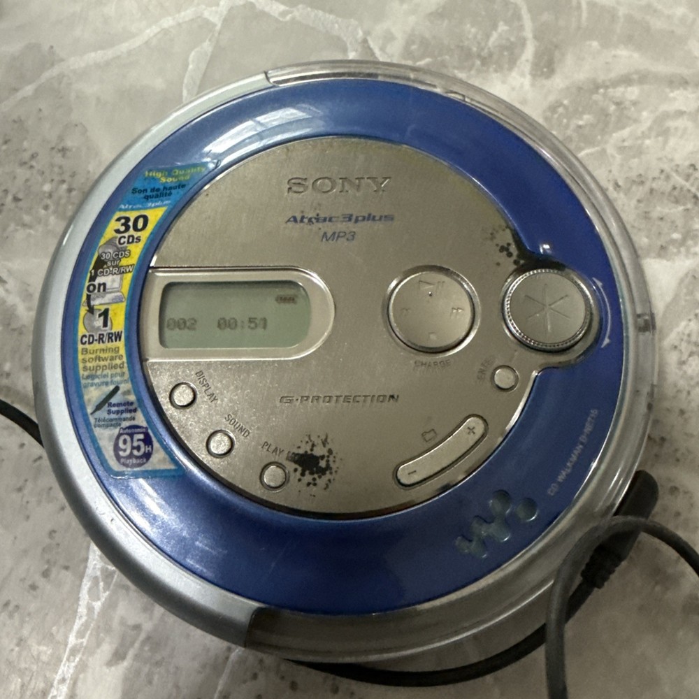 Sony Walkman CD D-NE715 - Atrac3plus. Fully working controller included