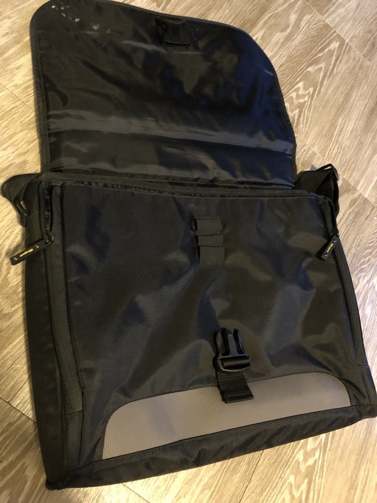 Targus Laptop Carrying Case Black Canvas