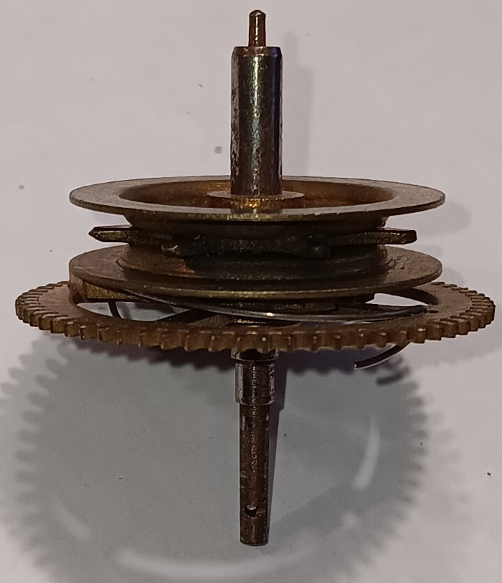 Ratcheting Clock Chain Wheel