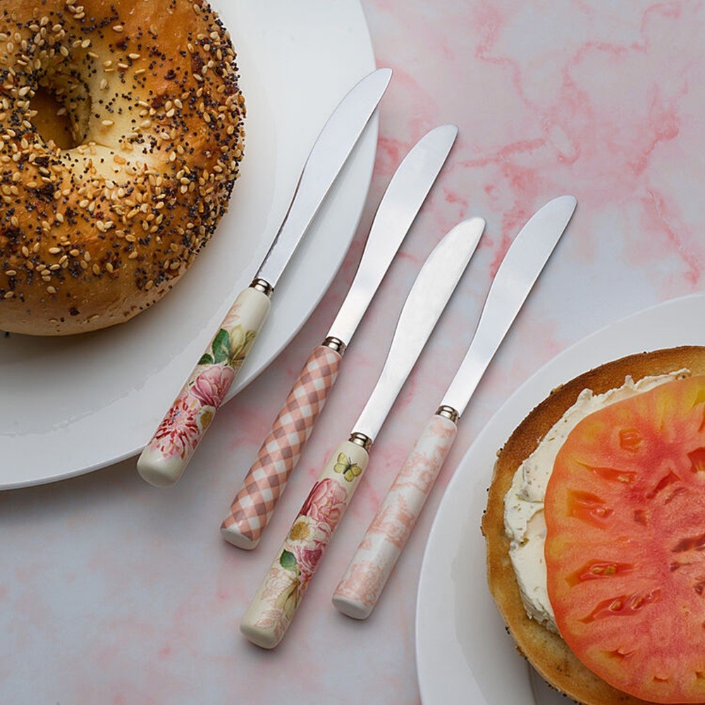 Dolly Parton Pink & White Spreader with Ceramic Handle (Set of Four)