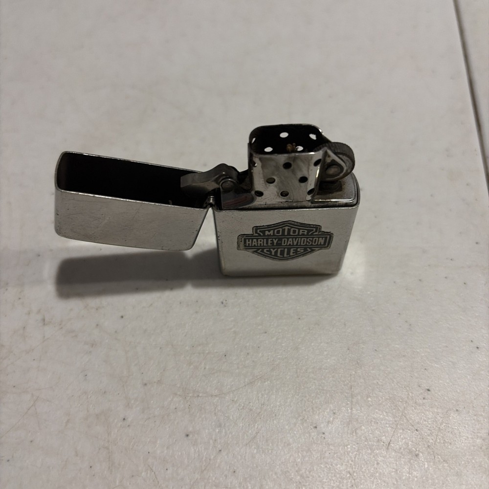 Zippo Harley-Davidson Logo Brushed Chrome Lighter